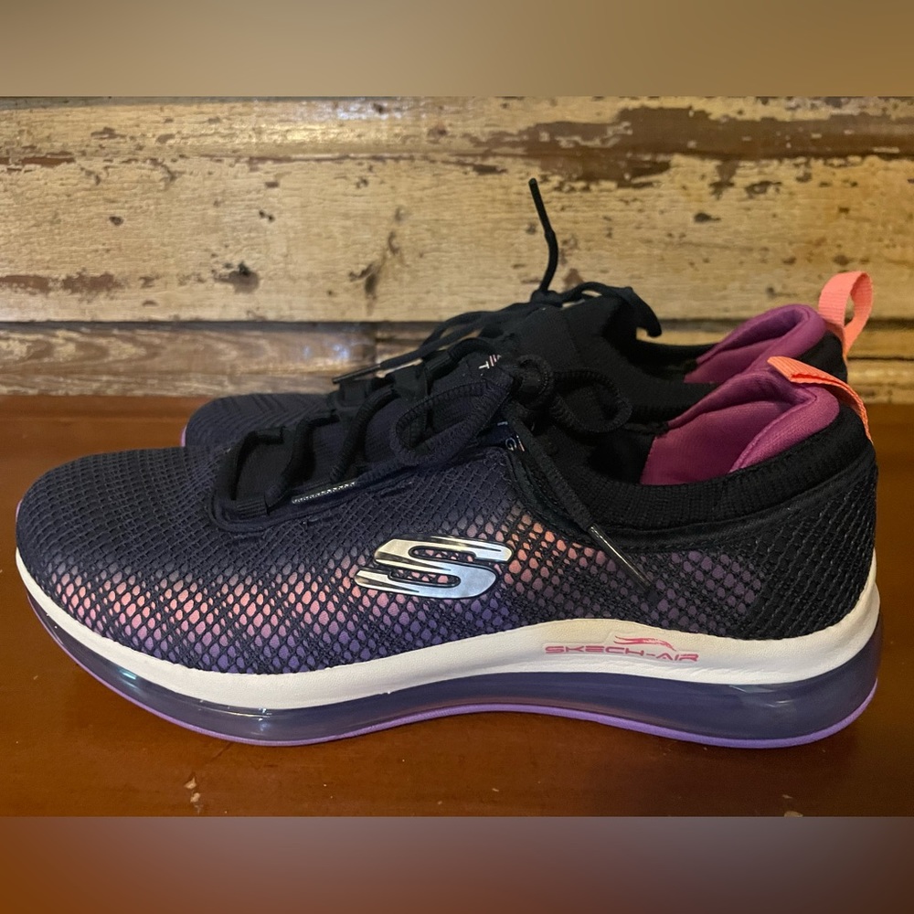 Brand new Sketchers tennis shoes